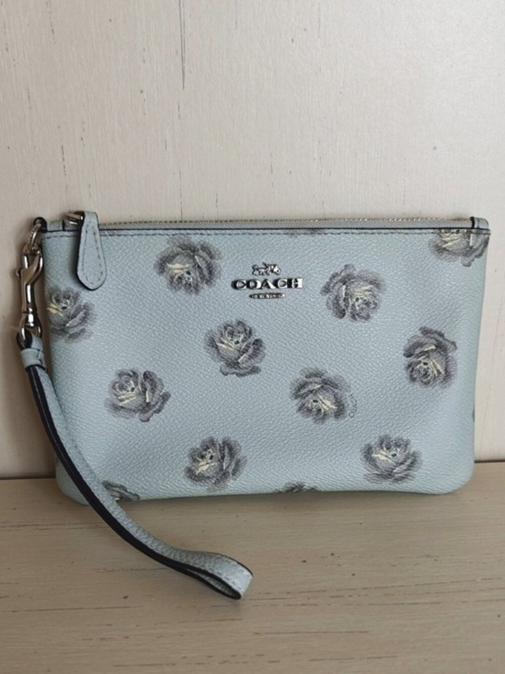 Coach Wristlet Light Blue Gray Roses